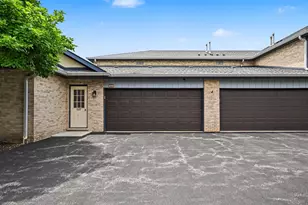 2743 Harbor Dr, Joliet, IL 60431 - Photo 3