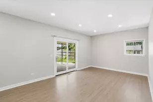 6320 Clark Dr, Woodridge, IL 60517 - Photo 9