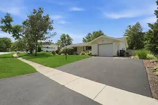6320 Clark Dr, Woodridge, IL 60517 - Photo 23