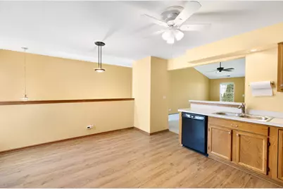 26 Tyler Court #B, Streamwood, IL 60107 - Photo 5