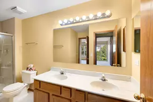 26 Tyler Ct, Streamwood, IL 60107 - Photo 9