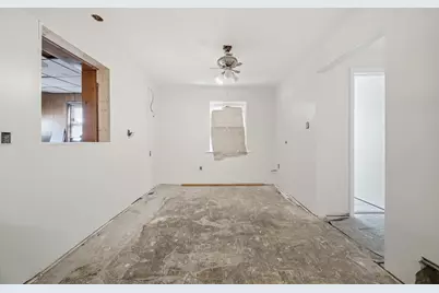 10605 S Normal Avenue, Chicago, IL 60628 - Photo 9