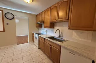 1515 E Central Rd, Arlington Heights, IL 60005 - Photo 5