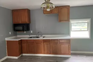 725 Madison Ave, Kewanee, IL 61443 - Photo 9