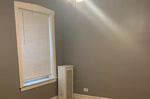 8221 Knox Ave, Skokie, IL 60076 - Photo 15