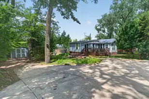 41 Lakeshore Dr, Wilmington, IL 60481 - Photo 3