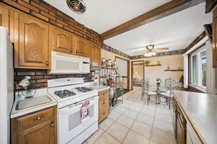 8231 W Berwyn Ave, Chicago, IL 60656 - Photo 9