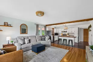 812 Lake Shore Dr, Wauconda, IL 60084 - Photo 3