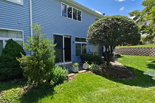 1052 Hinswood Dr, Darien, IL 60561 - Photo 35