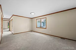 58 Silver Trail, North Aurora, IL 60542 - Photo 7