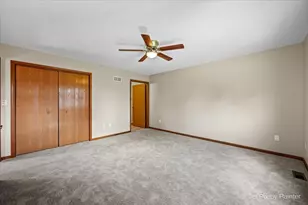 58 Silver Trail, North Aurora, IL 60542 - Photo 15