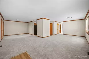 58 Silver Trail, North Aurora, IL 60542 - Photo 5