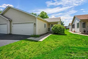 58 Silver Trail, North Aurora, IL 60542 - Photo 1