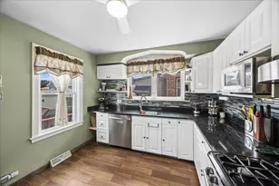 3833 Maple Ave, Berwyn, IL 60402 - Photo 7