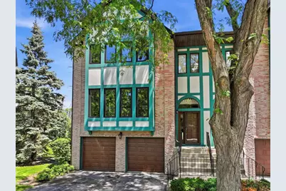 971 W Essex Place, Arlington Heights, IL 60004 - Photo 1