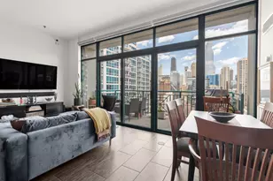 340 W Superior St, Chicago, IL 60654 - Photo 9