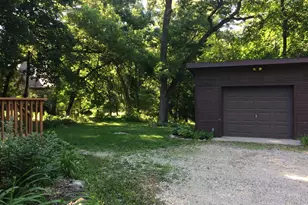 718 Three Oaks Rd, Cary, IL 60013 - Photo 15