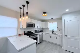 12520 S Yale Ave, Chicago, IL 60628 - Photo 7