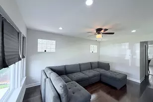 12520 S Yale Ave, Chicago, IL 60628 - Photo 3
