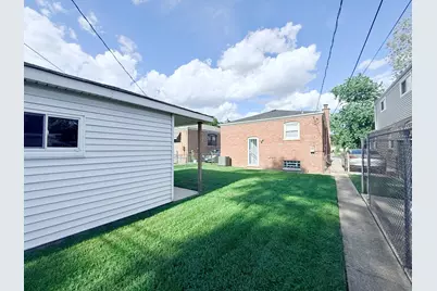 12520 S Yale Avenue, Chicago, IL 60628 - Photo 15