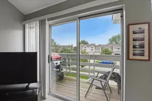 1123 Courtland Dr, Buffalo Grove, IL 60089 - Photo 7