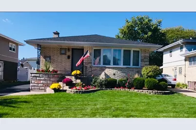 10828 S Kilbourn Avenue, Oak Lawn, IL 60453 - Photo 1