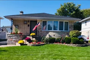 10828 S Kilbourn Ave, Oak Lawn, IL 60453 - Photo 1
