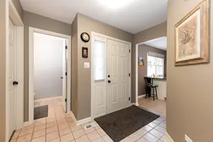 2845 Water Tower Ln, Darien, IL 60561 - Photo 5