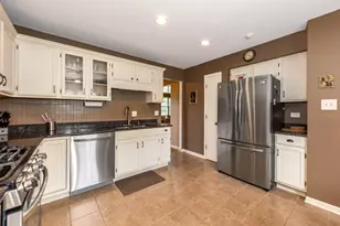 2845 Water Tower Ln, Darien, IL 60561 - Photo 11