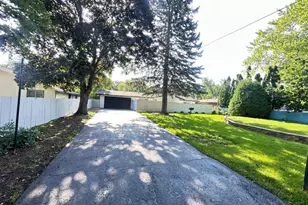 2508 Gabriel Ave, Zion, IL 60099 - Photo 5