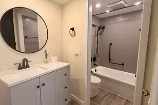 300 N State St, Chicago, IL 60654 - Photo 19