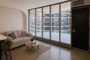 300 N State St, Chicago, IL 60654 - Photo 3