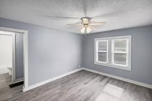 506 E Elm St, Salem, IL 62881 - Photo 9