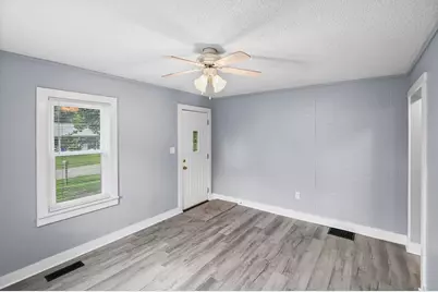506 E Elm Street, Salem, IL 62881 - Photo 11