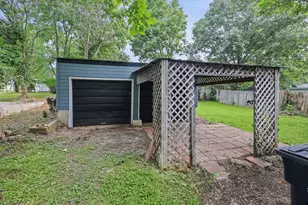 506 E Elm St, Salem, IL 62881 - Photo 31