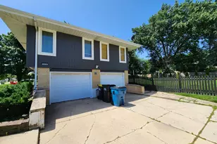 560 Lincoln St, Roselle, IL 60172 - Photo 37