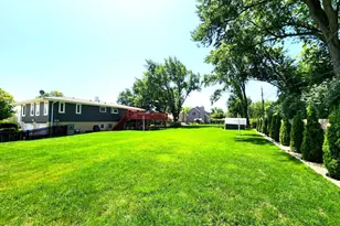 560 Lincoln St, Roselle, IL 60172 - Photo 25