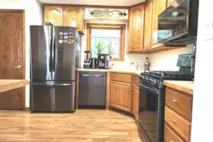 560 Lincoln St, Roselle, IL 60172 - Photo 7