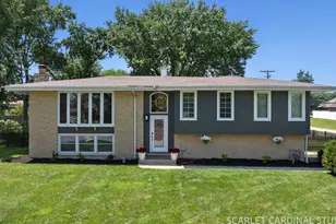 560 Lincoln St, Roselle, IL 60172 - Photo 3
