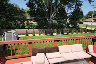 560 Lincoln St, Roselle, IL 60172 - Photo 35