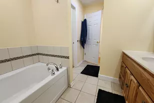 560 Lincoln St, Roselle, IL 60172 - Photo 19