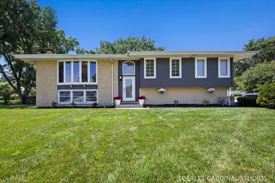 560 Lincoln Street, Roselle, IL 60172 - Photo 1