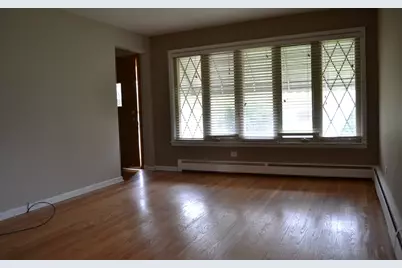 9647 S Sacramento Avenue, Evergreen Park, IL 60805 - Photo 3