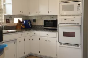 9647 S Sacramento Ave, Evergreen Park, IL 60805 - Photo 7