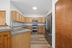262 Springbrook Trail S, Oswego, IL 60543 - Photo 7