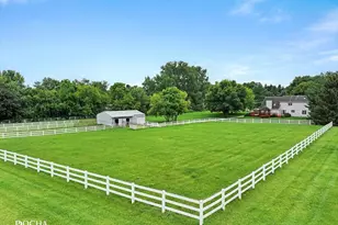 6N777 Palomino Dr, Campton Hills, IL 60175 - Photo 35