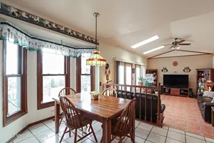 1162 Sandhurst Dr, Buffalo Grove, IL 60089 - Photo 7