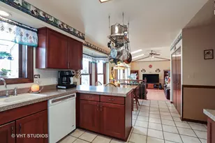 1162 Sandhurst Dr, Buffalo Grove, IL 60089 - Photo 5