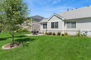 1074 Hampton Ln, Yorkville, IL 60560 - Photo 3