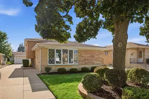 6204 N Emerson St, Rosemont, IL 60018 - Photo 1